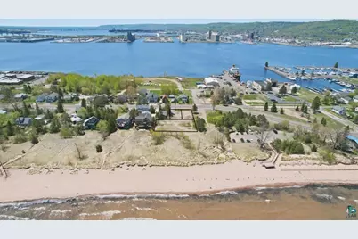 1301 S Lake Ave, Duluth, MN 55802 - Photo 9