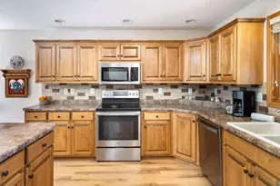 3935 Fountain Gate Dr, Duluth, MN 55811 - Photo 3