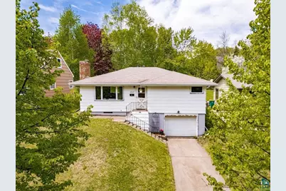 2627 W 15th St, Duluth, MN 55806 - Photo 1