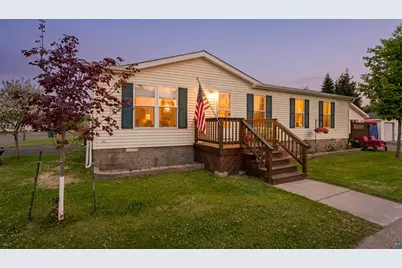 16 Magnolia Dr, Duluth, MN 55810 - Photo 1