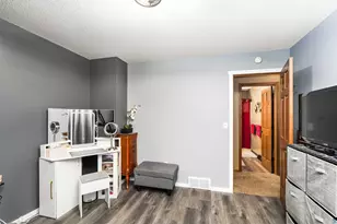 2401 W 23rd St, Duluth, MN 55811 - Photo 23