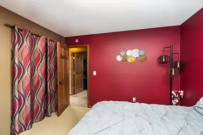 2401 W 23rd St, Duluth, MN 55811 - Photo 21