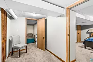 303 W Owatonna St, Duluth, MN 55803 - Photo 25