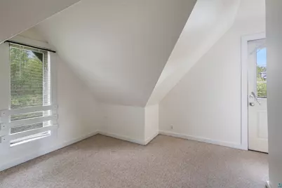 1511 E 4th St, Duluth, MN 55812 - Photo 25