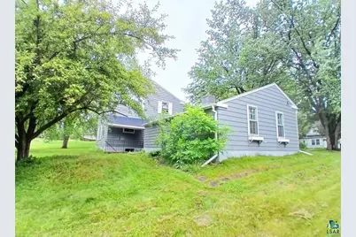 216 Park Ave, Sandstone, MN 55702 - Photo 9