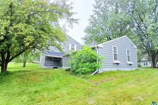 216 Park Ave, Sandstone, MN 55702 - Photo 9