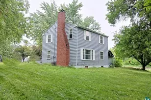 216 Park Ave, Sandstone, MN 55702 - Photo 3