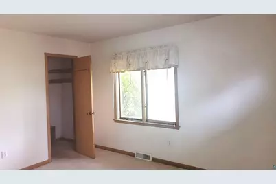 4428 Pitt St, Duluth, MN 55804 - Photo 7