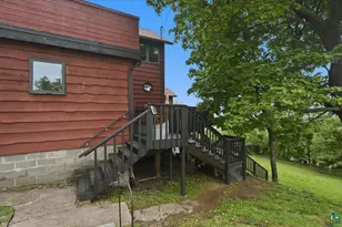 2022 W 7th St, Duluth, MN 55806 - Photo 3