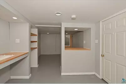 609 E 6th St, Duluth, MN 55805 - Photo 17