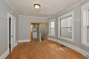 609 E 6th St, Duluth, MN 55805 - Photo 7
