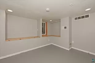 609 E 6th St, Duluth, MN 55805 - Photo 19