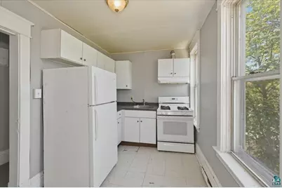 609 E 6th St, Duluth, MN 55805 - Photo 11