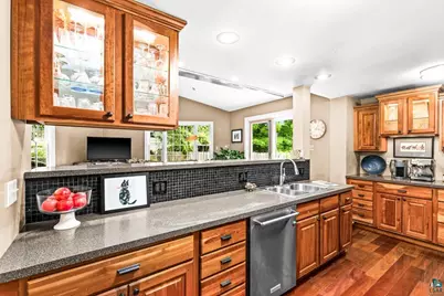 1904 Hartley Rd, Duluth, MN 55803 - Photo 9
