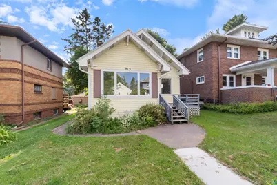 915 Grandview Ave, Duluth, MN 55812 - Photo 1