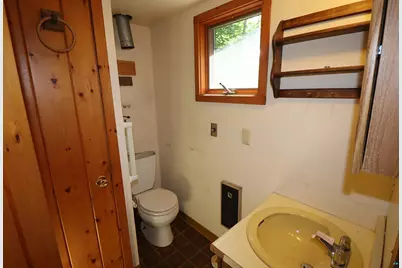 930 Superior Ave, Washburn, WI 54891 - Photo 33
