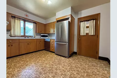 607 3rd St NE, Chisholm, MN 55719 - Photo 9