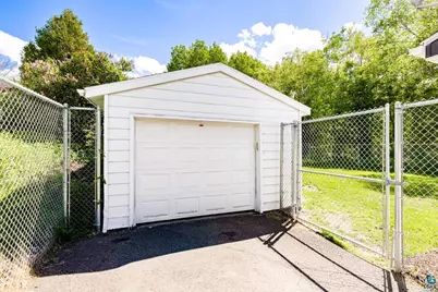 516 W Quince St, Duluth, MN 55811 - Photo 33