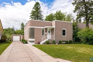 1811 Vermilion Rd, Duluth, MN 55803 - Photo 1