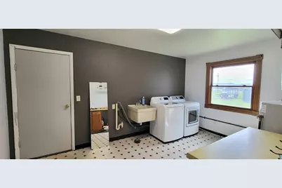 56 E 2nd St, Superior, MN 54880 - Photo 15