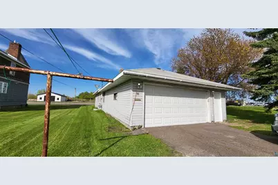 56 E 2nd St, Superior, MN 54880 - Photo 3