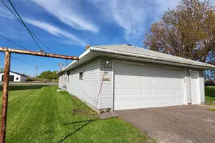 56 E 2nd St, Superior, MN 54880 - Photo 3