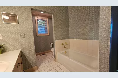4875 Lakeway Dr, Duluth, MN 55811 - Photo 23