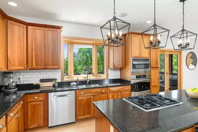 442 Hastings Dr, Duluth, MN 55803 - Photo 11