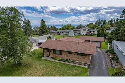 324 Hawkins St, Duluth, MN 55811 - Photo 1
