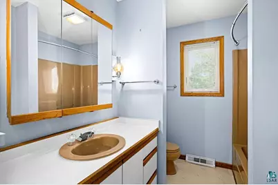 2410 Harvey St, Duluth, MN 55811 - Photo 11