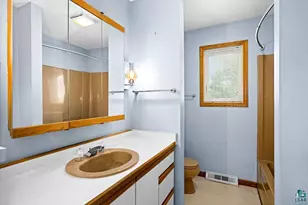 2410 Harvey St, Duluth, MN 55811 - Photo 11