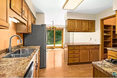 2410 Harvey St, Duluth, MN 55811 - Photo 3