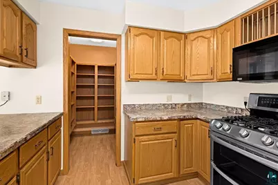 2410 Harvey St, Duluth, MN 55811 - Photo 5
