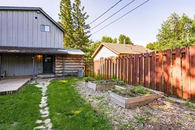 219 Osakis St, Duluth, MN 55803 - Photo 9