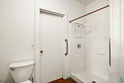 2424 W 7th St, Duluth, MN 55806 - Photo 11