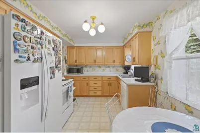 3801 E 4th St, Duluth, MN 55804 - Photo 7