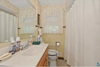3801 E 4th St, Duluth, MN 55804 - Photo 13