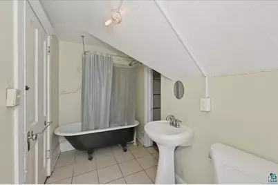 1818 E 3rd St, Duluth, MN 55812 - Photo 21