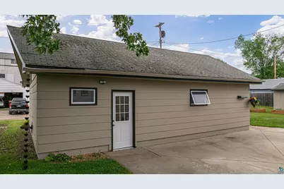 214 W Chapman St, Ely, MN 55731 - Photo 89