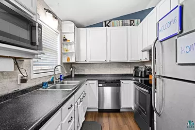 2310 W 7th St, Duluth, MN 55806 - Photo 11