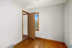 424 E Upham Rd, Duluth, MN 55811 - Photo 13