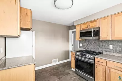 5006 Dodge St, Duluth, MN 55804 - Photo 15