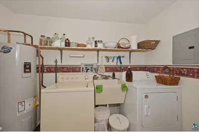 2 Willow St, Superior, WI 54880 - Photo 21