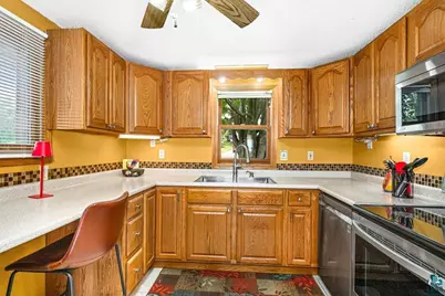 830 N 1st Ave E, Duluth, MN 55805 - Photo 13