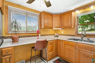 830 N 1st Ave E, Duluth, MN 55805 - Photo 15