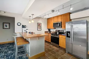 21 E Wisconsin St, Grand Marais, MN 55604 - Photo 11