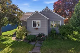 27 17th St, Cloquet, MN 55720 - Photo 1