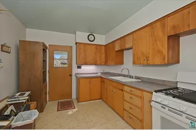 2722 E 4th St, Superior, WI 54880 - Photo 5