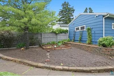 5215 Avondale St, Duluth, MN 55804 - Photo 29