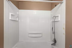 4110 E Superior St, Duluth, MN 55804 - Photo 23